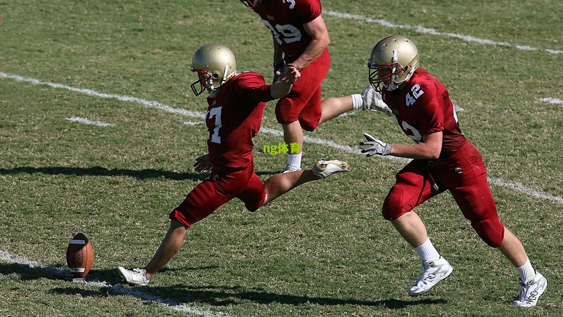 ng体育入口|人格魅力铸就绿茵纽带 李霄鹏以诚化刺 外援动情，您让我心生无限敬意